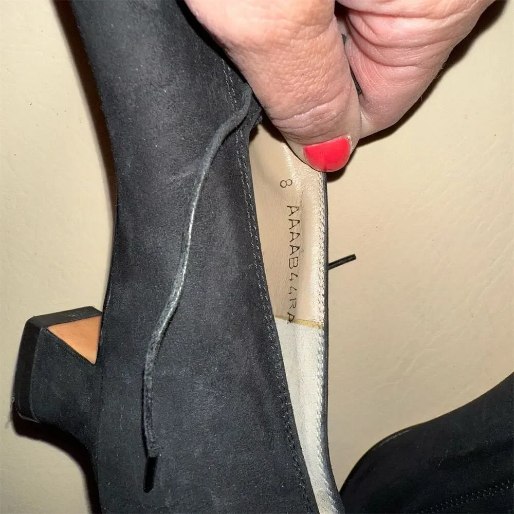Salvatore Ferragamo Women's Vintage Size 8 Narrow‎ Black Suede Lace-Up Shoes